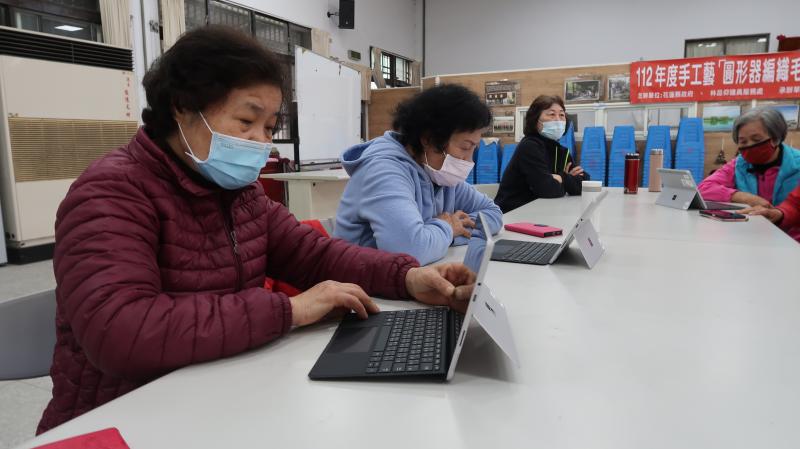 讓長者熟悉平板設定