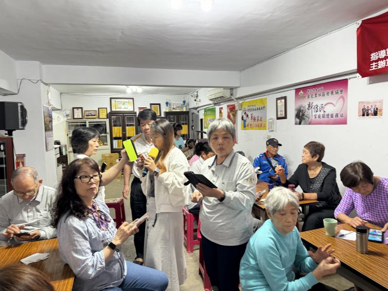 學員認真的學習及詢問