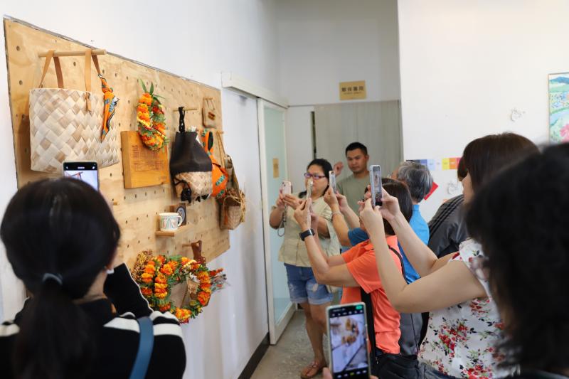 學員就地取材拍攝中