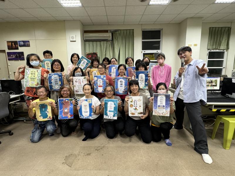 學員與作品合照