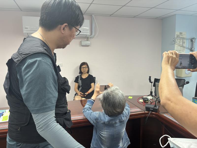 學員努力完成剪輯。