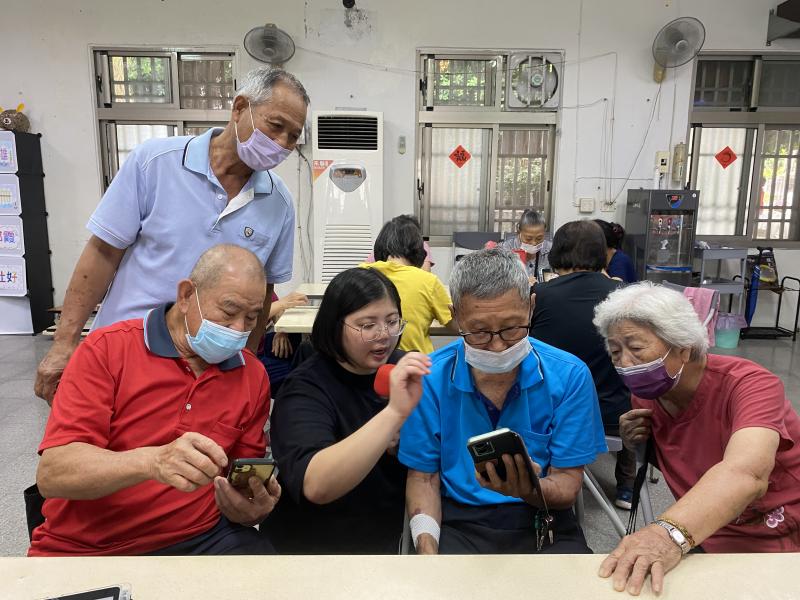 手機不只是手機,可以讓我們夠聰明唷