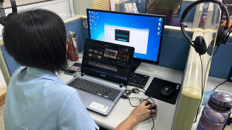 學員特地帶自己的筆電來上課！