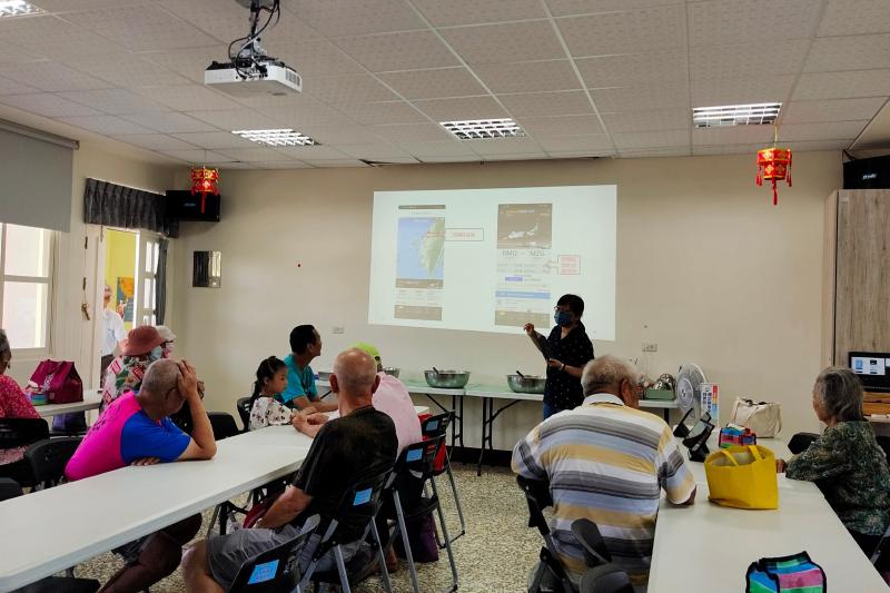 從來沒看過，原來我們的上空會有如此多的飛機，好奇妙