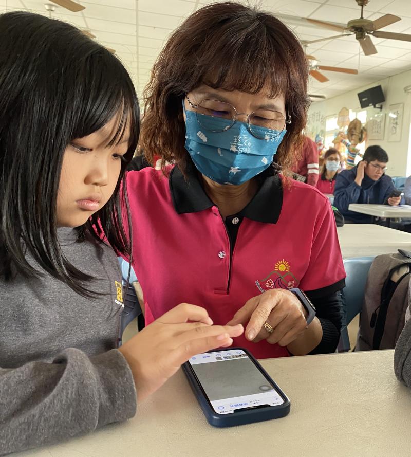 113年在地人才數位培訓雲林場-手機：相機、相簿課程照片3