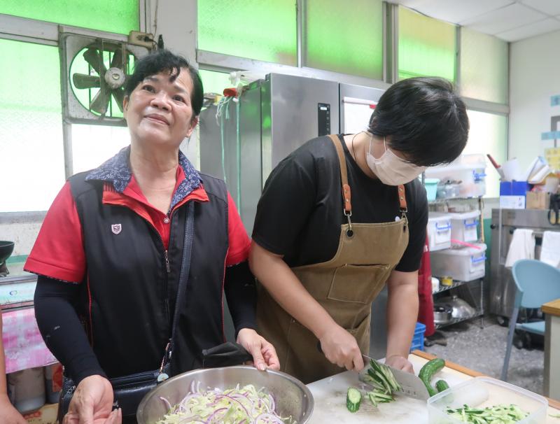 羽璿老師特別準備了美味的捲餅雙吃