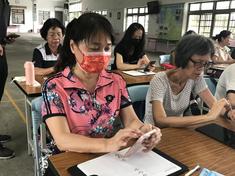 學員認真上課中