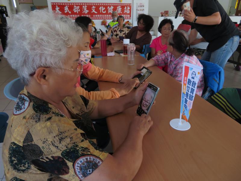 學會新的數位技能和工具，能讓學員感到成就感和自信心，並激發他們學習其他新技術的興趣。