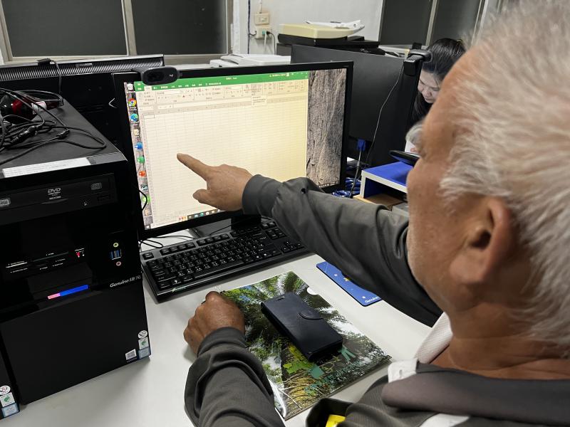 學員實作，講師對疑問解答