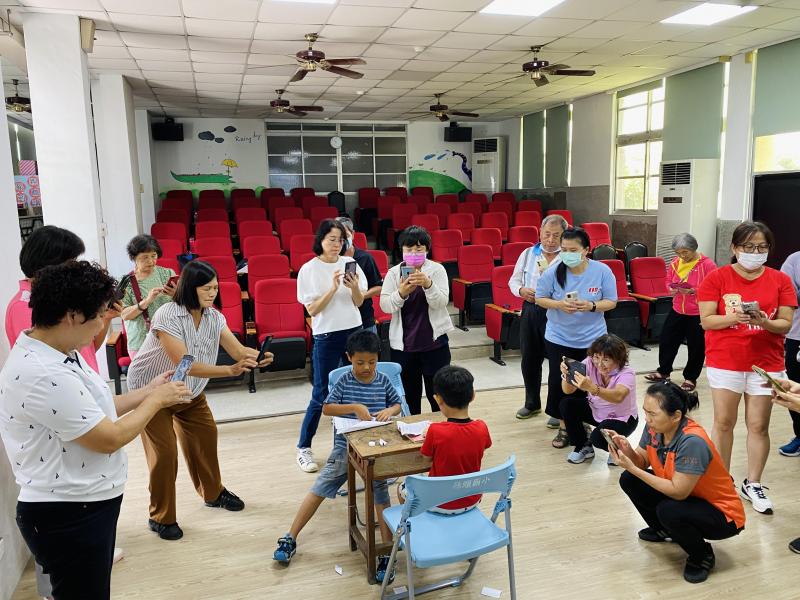 小小模特兒 ，讓大家練習拍設計技巧