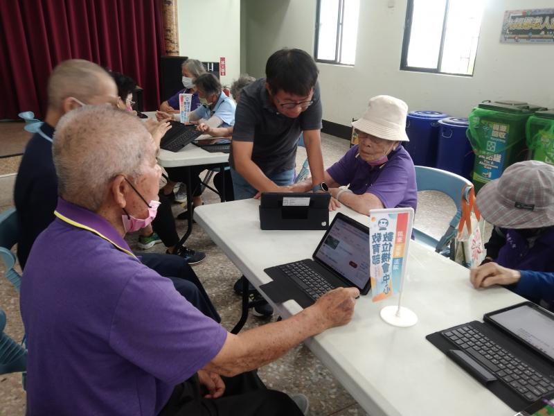 老師個別教學員操作較簡易的網路查詢工作