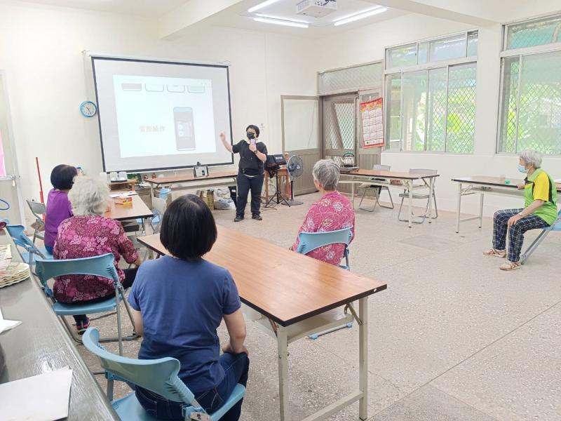 實際操作~手機拿起來