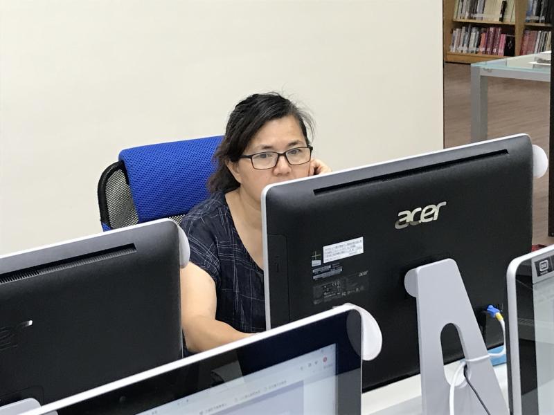 年輕幫手，自己線上諮詢醫師用藥問題，未來能協助長輩用藥安全。