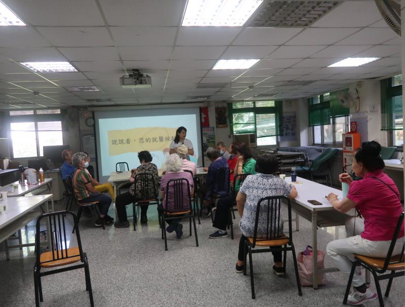 偏鄉地區醫療資源較缺乏，透過數位學習讓長輩能夠在家人及數位小幫手,的協助運用數位醫療關心健康。