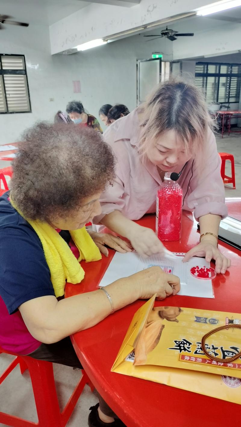 拼豆數位課程是一個豐富多元、實踐導向且具有彈性的課程，適合所有想要在數位領域發展的人參與。