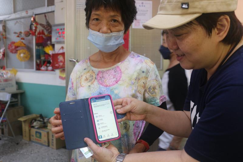 健保快易通應用程式安裝完成註冊成功，看的到自己的就醫記錄真有意思。