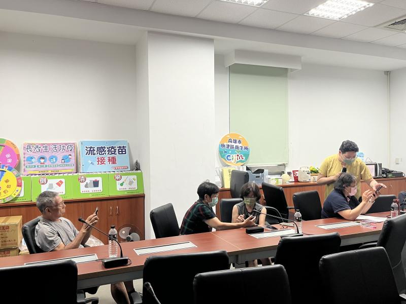 教導學員使用健康存摺