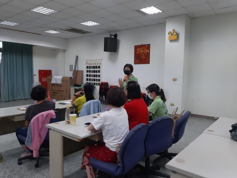 當討論詐騙案例時,大家都相當踴躍發表自己的看法和經驗,透過分享我們可以更了解詐騙手法.防範措施和應對方法