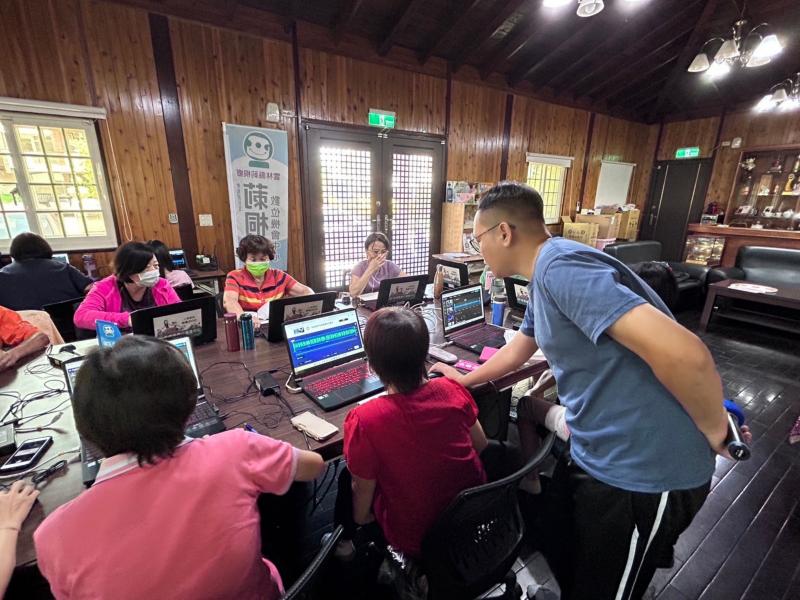 智慧 科技 活躍老化數位學習 