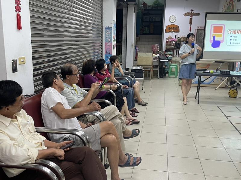 培訓不僅提升了志工們的技能，也促進了彼此之間的互動和合作