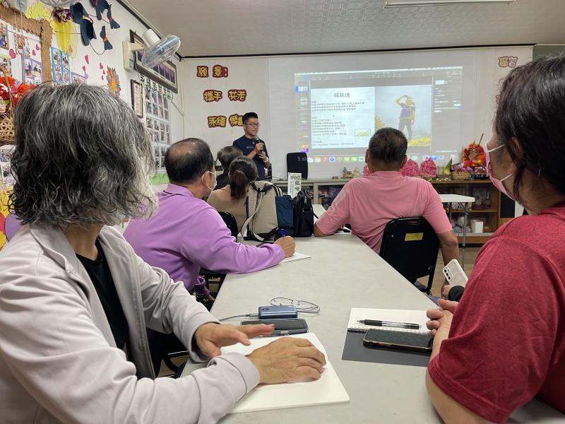 部分學員還有帶本子做筆記