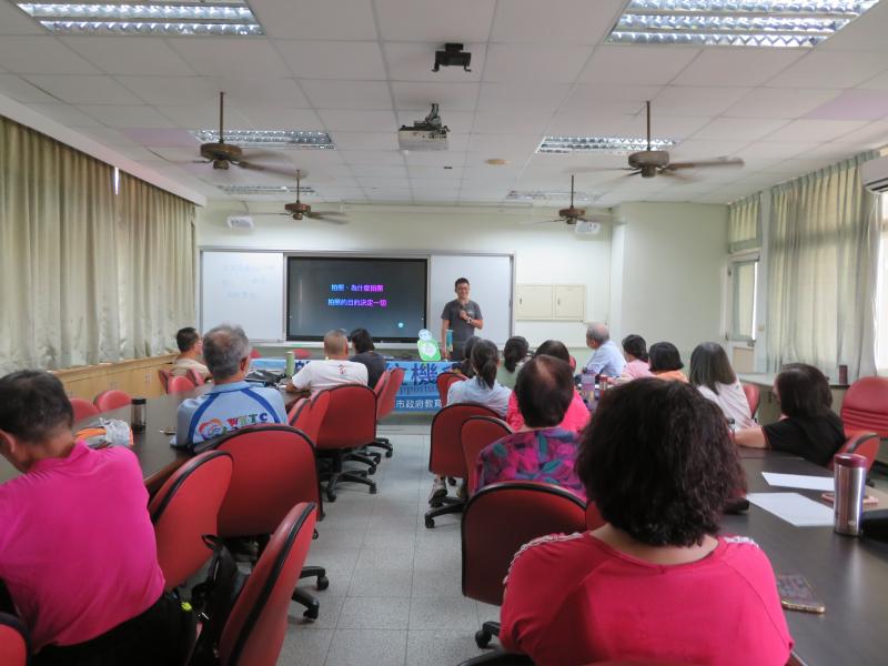 老師講述相片的影響力