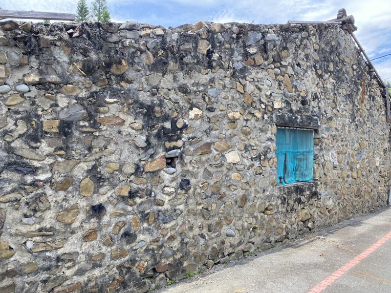 石頭屋,是大陳島人移居至大武鄉時,就地取材建置的家。