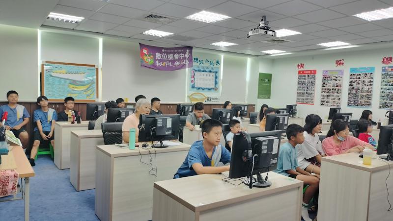 在參加360度攝影課程的過程中，我深刻體會到了這項技術的獨特魅力與應用潛力我學會了如何使用專業的360度相機，掌握了拍攝技巧與後期處理的基本流程。