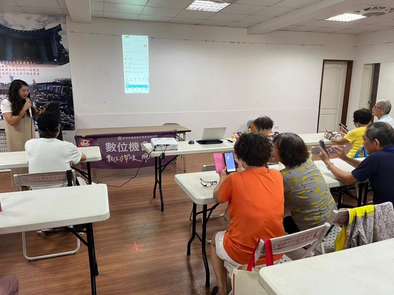 第一次到鎮安社區上課嚕~