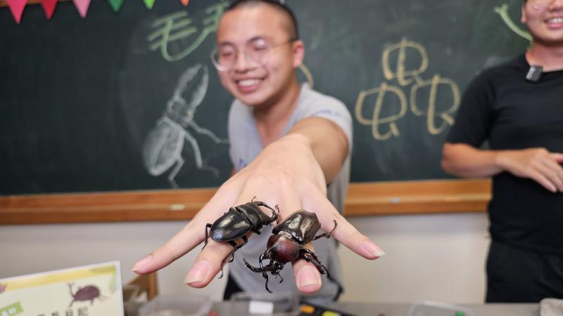 學員毛毛以養殖甲蟲為樂趣,希望將甲蟲的知識普及給更多人知道。