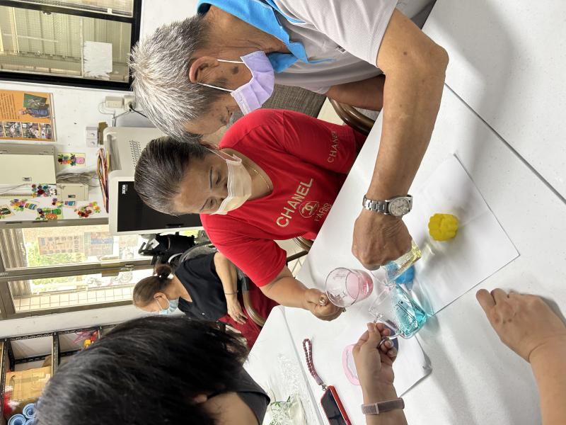 學員製作3D列印翻模製作的手工肥皂