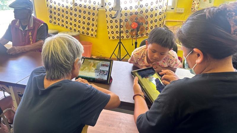 長輩們學會後就可以自己搜尋想看的影片收看了～