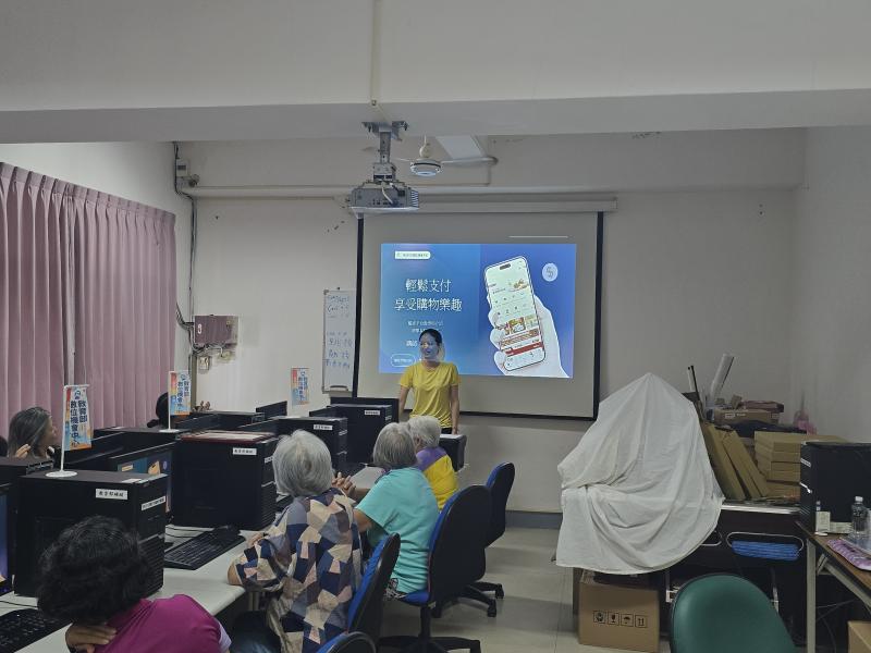 蝦皮讓婦女們也可以不分場所、地點的購物，讓她們超期待的