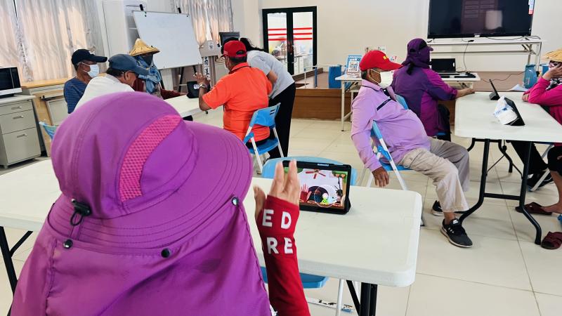 學員體驗打地鼠遊戲