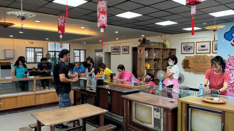 各自練習拍攝角度及光線取景