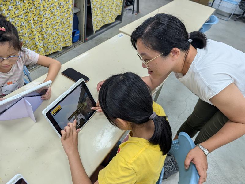 使用Ipad來練習空拍機飛行