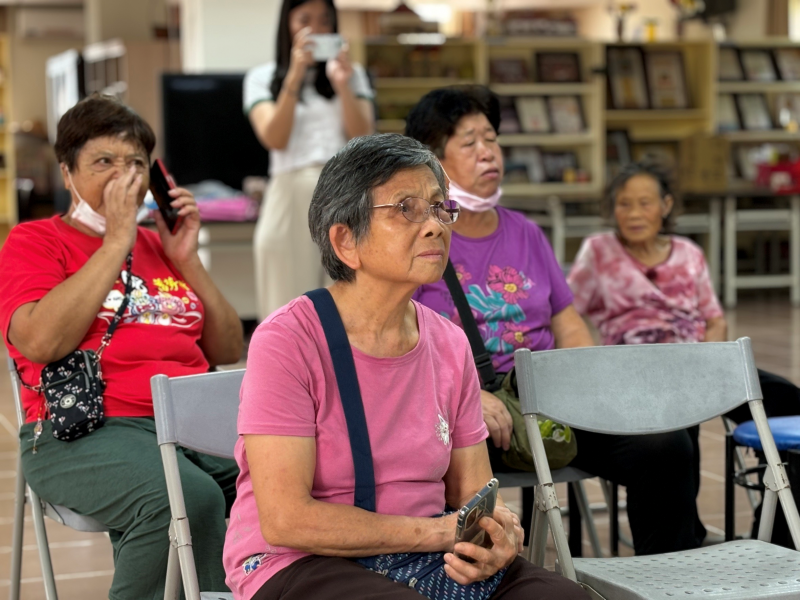 學員專注、認真的聽講