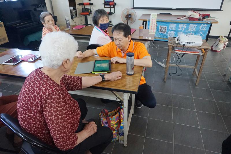 學員智慧手錶穿戴實際量測操作