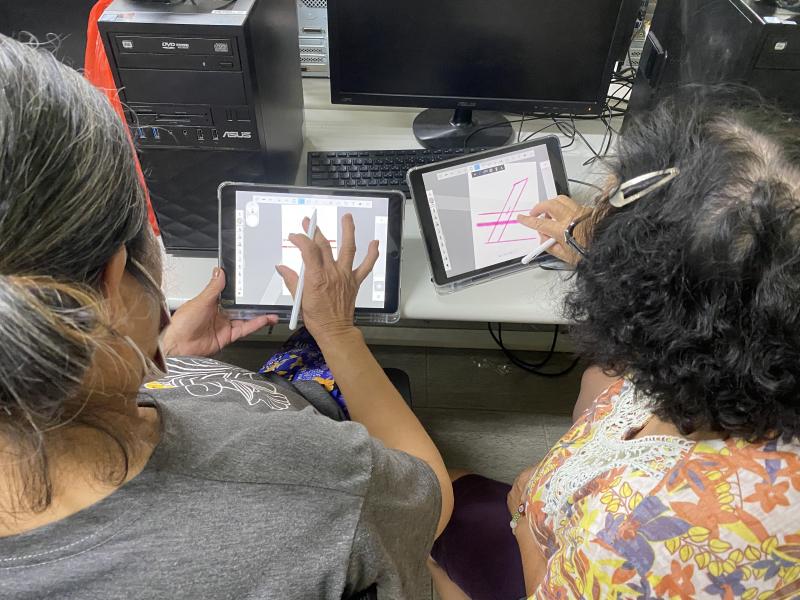 學員們學著用 iPad畫設計圖