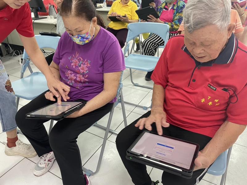 平常雖然沒有在滑平板,但偶爾滑一下平板,感覺還不錯呢..