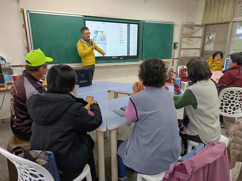 老師仔細講解You Bike租借系統