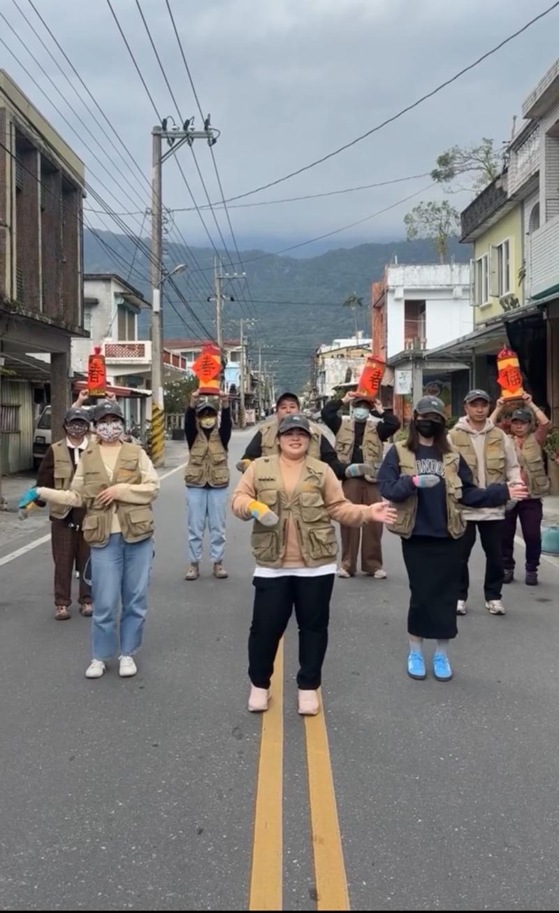 且直接現場拍攝起來。非常實用又好玩。