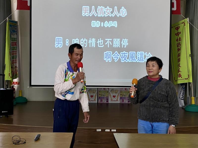 這次教學將引導長輩們輕鬆學會使用 KTV 線上唱歌軟體。會用最簡單的步驟，讓您在家也能享受歡唱的樂趣。請跟著我們的步驟，一起進入音樂的世界！