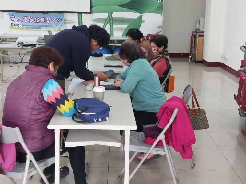 學員積極詢問老師碰到這些情況如何處理 老師也竭盡所能回答學員問題