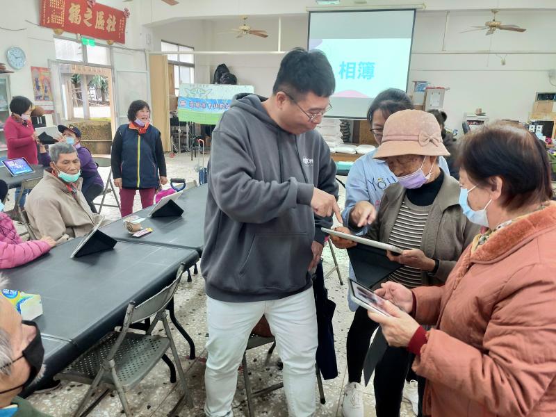 練習利用平板的相機照相