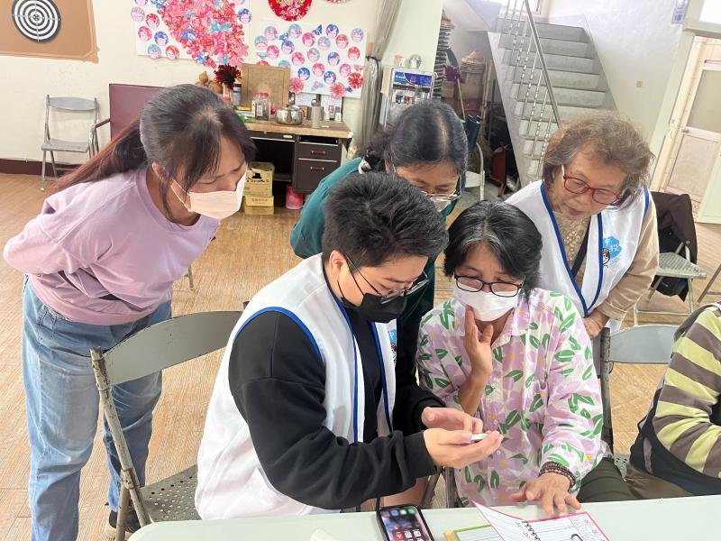 選擇一個畫面乾淨、清晰並容易簡單操作的軟體