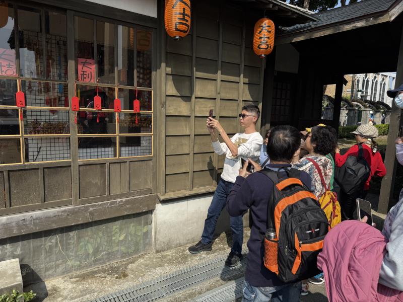 腳師抓拍攝叫度拍照提供給學員嘗試用這角度拍照