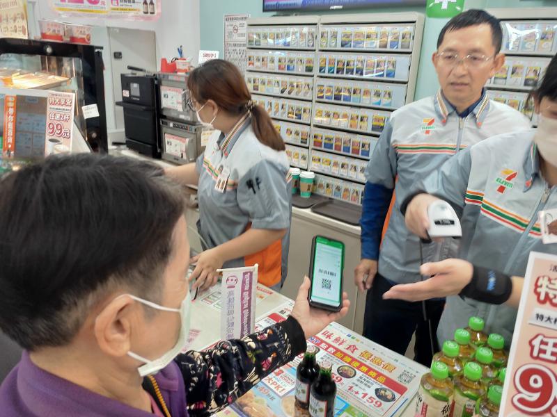 讓長輩實際操作LINE　ＰＡＹ付款