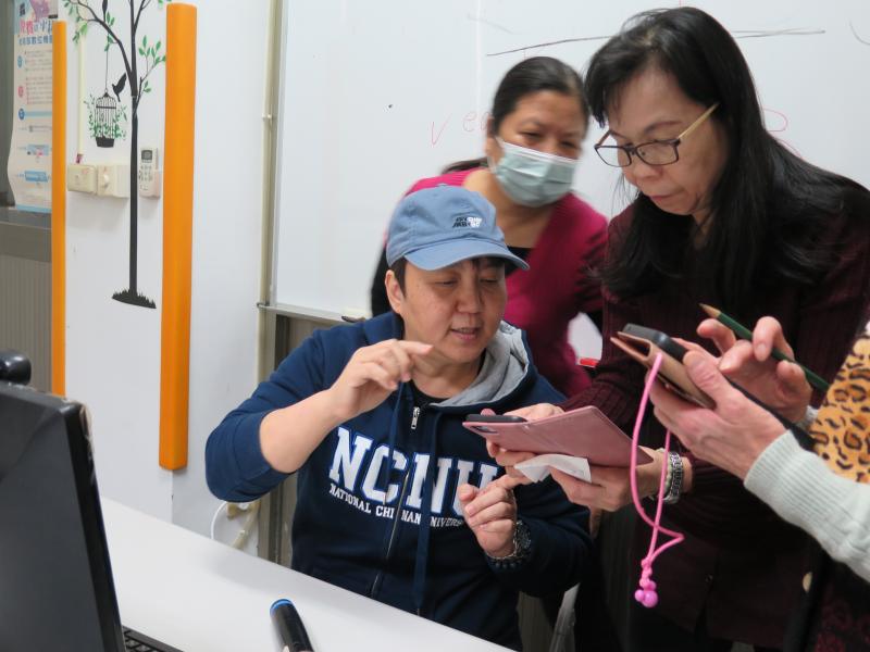 學習如何善用線上資源增強學習成效。有問題直接問老師快又專業。