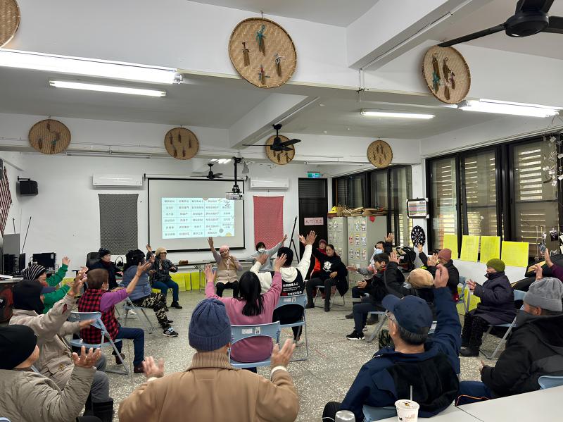 講師開始進行數位運動